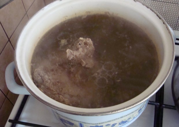 Fotografia przedstawiająca Wywar mięsny na zupę