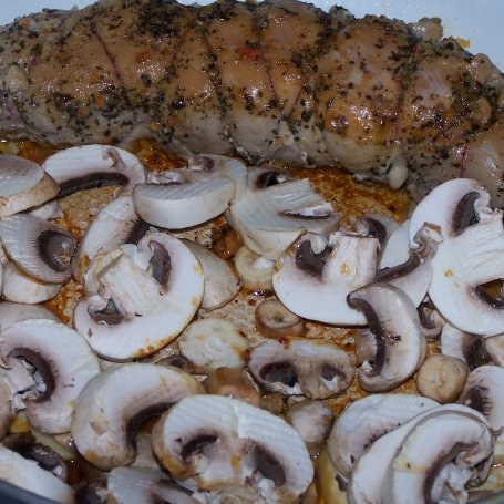 Krok 5 - Z bazylią i mozzarellą, czyli duszona polędwica foto