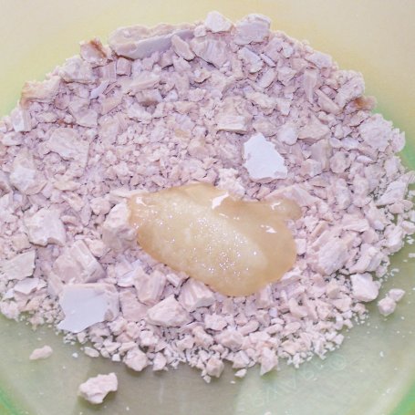 Krok 1 - Z mąki krupczatki z otrębami, czyli smaczny chlebek z ziarnami foto