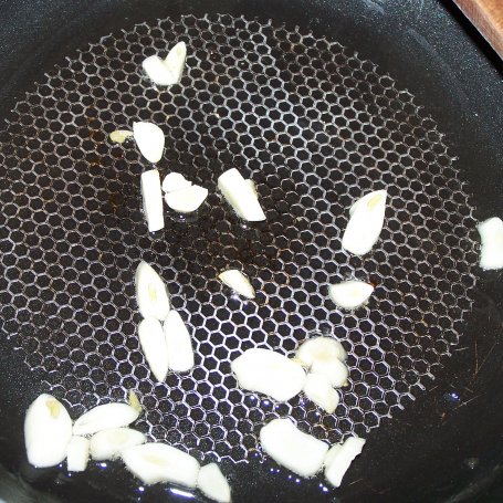 Krok 2 - Z mocnym akcentem królika, czyli krem szpinakowy foto