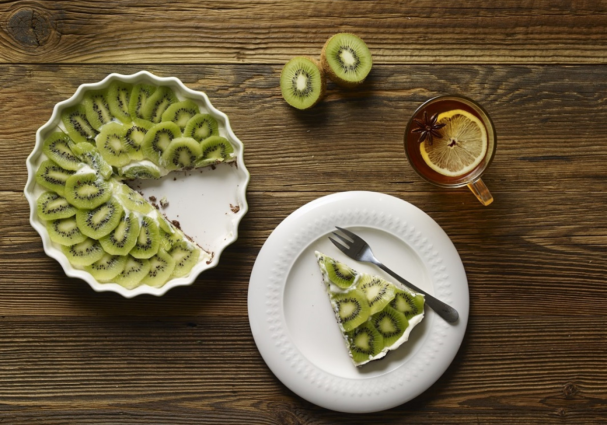 Z owocami: Szybka tarta czekoladowa z kiwi foto