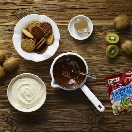 Krok 2 - Z owocami: Szybka tarta czekoladowa z kiwi foto