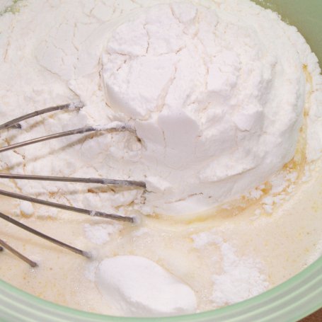 Krok 3 - Z serem i owocami, czyli pulchne muffinki foto