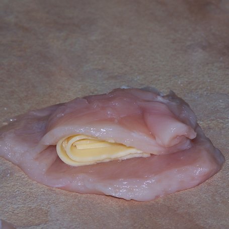 Krok 2 - Z serem i w sezamie, czyli smaczna alternatywa dla kurczaka :) foto