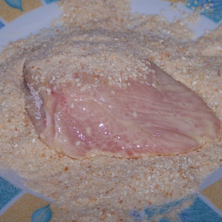 Krok 4 - Z serem i w sezamie, czyli smaczna alternatywa dla kurczaka :) foto