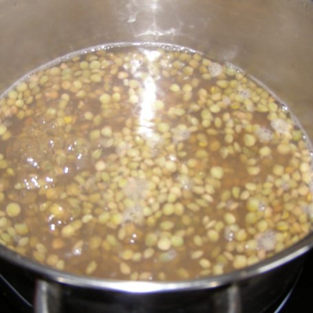 Krok 1 - z soczewicą zieloną zupa jarzynowo pieczarkowa na maśle... foto