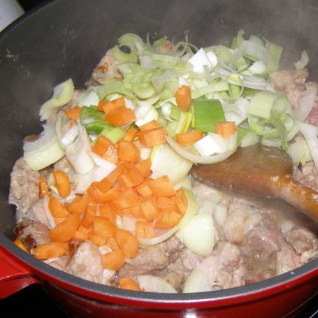 Krok 2 - z soczewicą zieloną zupa jarzynowo pieczarkowa na maśle... foto