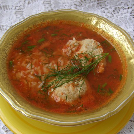 Krok 3 - z suszonym koprem ze świeżych pomidorów klopsikowa zupa... foto