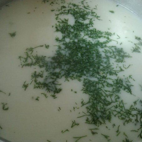 Krok 4 - Zabielana zupa ziemniaczana z koperkiem  foto