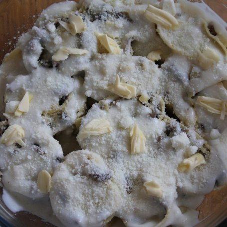 Krok 13 - Zakręcona zapiekanka makaronowa z pieczarkami i serem foto