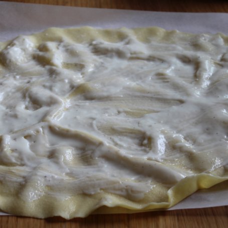 Krok 7 - Zakręcona zapiekanka makaronowa z pieczarkami i serem foto
