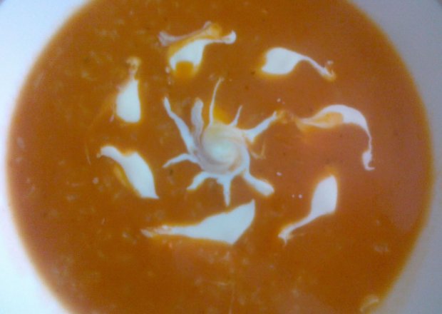 Fotografia przedstawiająca Zakręcona zupa pomidorowa!!