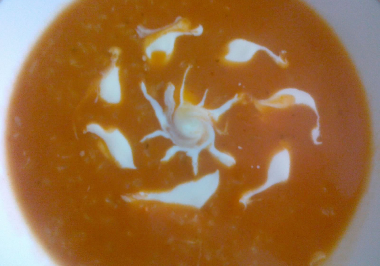 Zakręcona zupa pomidorowa!! foto