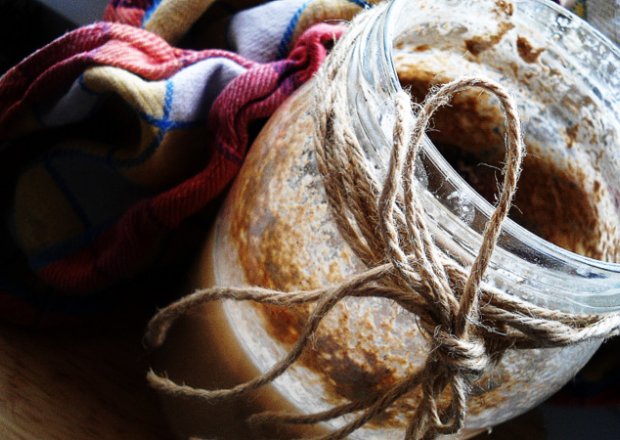 Fotografia przedstawiająca Zakwas żytni na domowy chleb