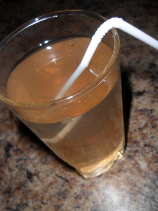 Zamień napoje kolorowe na zdrowy domowy sok 