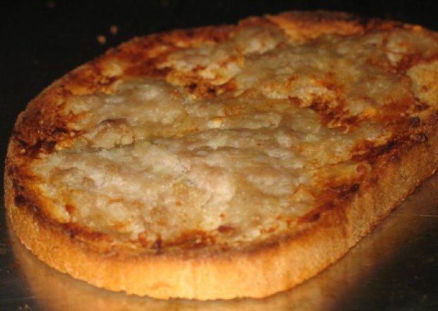 Fotografia przedstawiająca Zapiekana kanapka po bułgarsku tzw princzesa