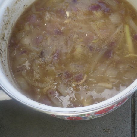 Krok 4 - zapiekana zupa cebulowo-czosnkowa  foto
