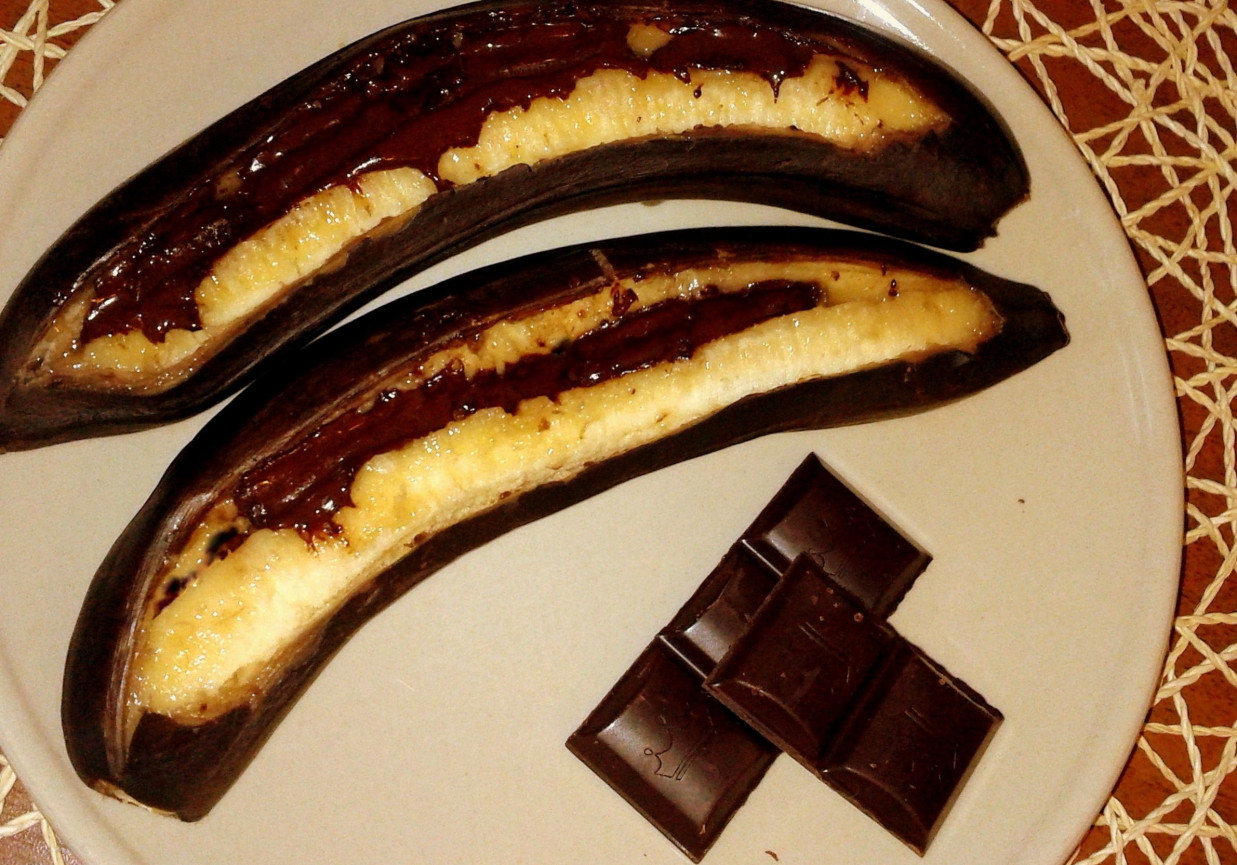 zapiekane banany z czekoladą foto