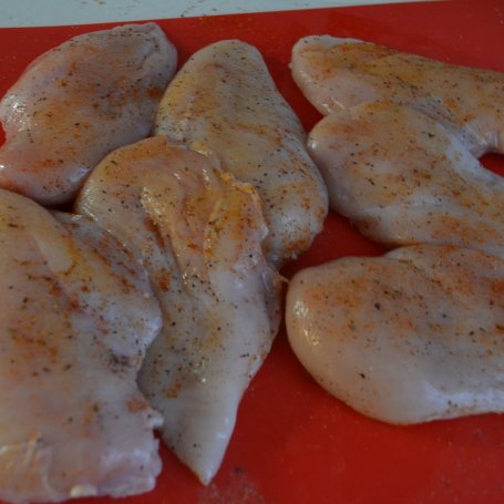 Krok 1 - Zapiekane kotlety z kurczaka ze szpinakiem foto