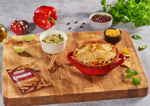 Fotografia przedstawiająca Zapiekane nachosy z warzywami i guacamole, DS XXV, odc. 22