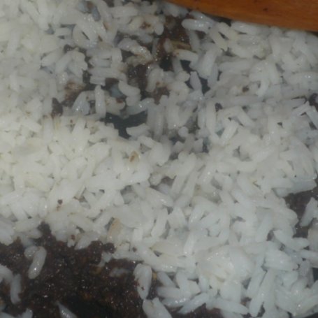 Krok 4 - Zapiekane naleśniki  imbirowe z pieczarkowo - ryżowym farszem foto