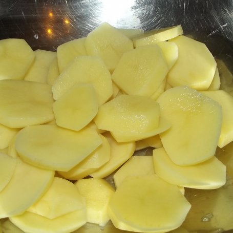 Krok 2 - Zapiekane plastry ziemniaków z podgrzybkami. foto