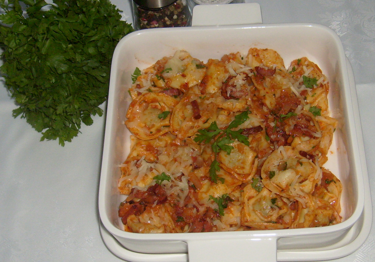ZAPIEKANE TORTELLINI W SOSIE POMIDOROWYM DoradcaSmaku.pl