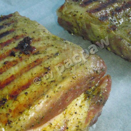 Krok 7 - Zapiekane żeberka grillowane podane z sosem BBQ foto