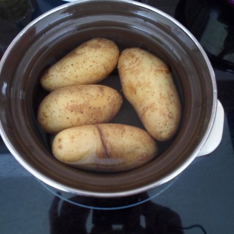 Krok 1 - Zapiekane ziemniaki pod szpinakiem i jajem foto
