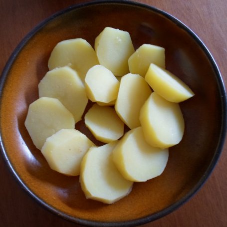 Krok 2 - Zapiekane ziemniaki pod szpinakiem i jajem foto