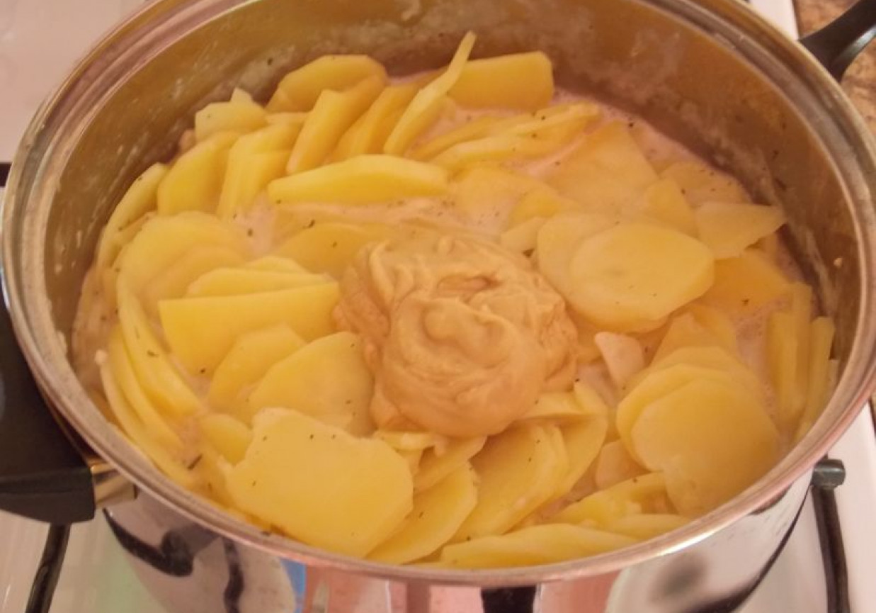 Zapiekane ziemniaki w sosie musztardowym foto