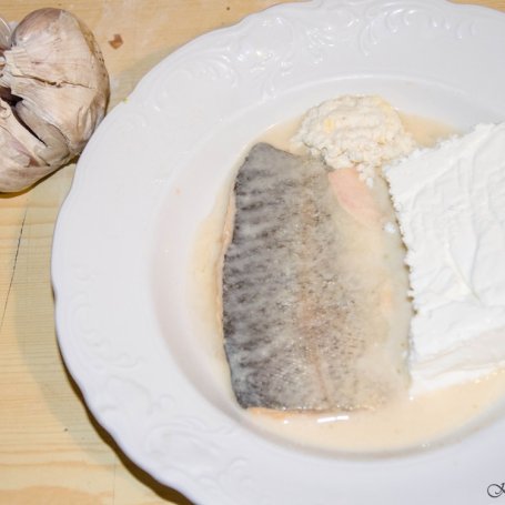 Krok 1 - Zapiekane ziemniaki z białym serem i rybą foto