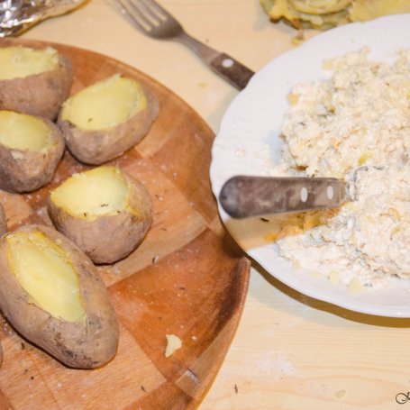 Krok 3 - Zapiekane ziemniaki z białym serem i rybą foto