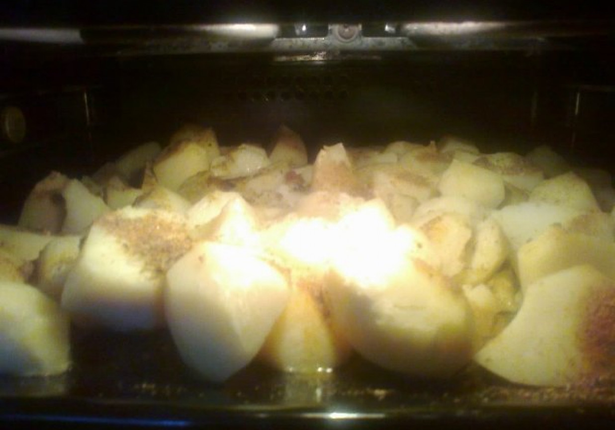 Zapiekane ziemniaki z kotletem mielonym foto