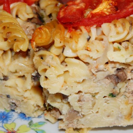Krok 9 - Zapiekanka makaronowa z mięsem mielonym i pieczarkami foto