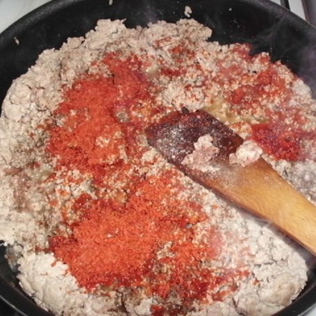 Krok 1 - Zapiekanka makaronowa z mięsem mielonym, pomidorami i fetą foto