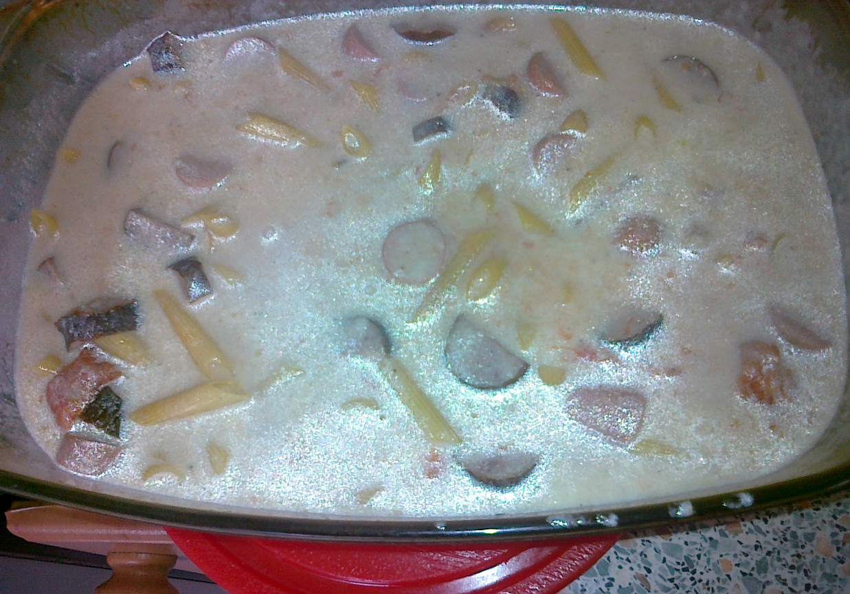 zapiekanka makaronowa z pomidorami foto