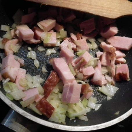 Krok 2 - Zapiekanka makaronowo-serowa foto