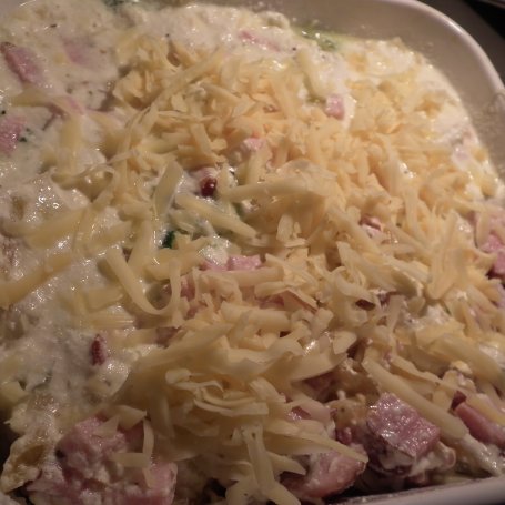 Krok 6 - Zapiekanka makaronowo-serowa foto