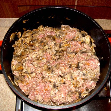 Krok 2 - Zapiekanka makaronowo-grzybowa z mięsem foto