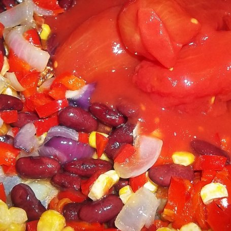 Krok 4 - Zapiekanka naleśnikowa w salsie meksykańskiej foto