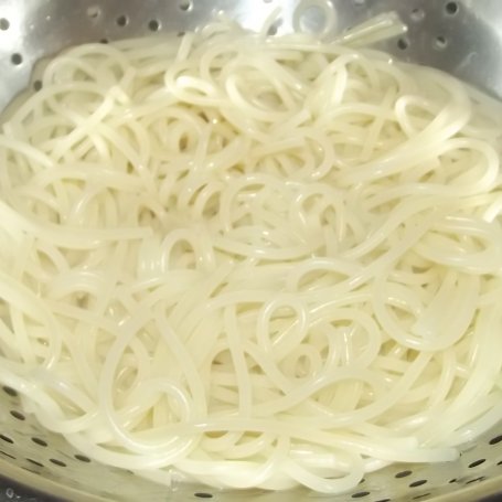 Krok 10 - Zapiekanka pachnąca lasem z makaronem i selerem foto