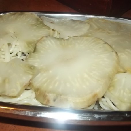 Krok 17 - Zapiekanka pachnąca lasem z makaronem i selerem foto