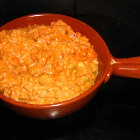 Krok 3 - Zapiekanka pikantna na ryżu, z kurczakiem, brokułem i pomidorem foto