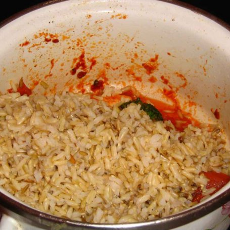 Krok 1 - Zapiekanka pikantna na ryżu, z kurczakiem, brokułem i pomidorem foto