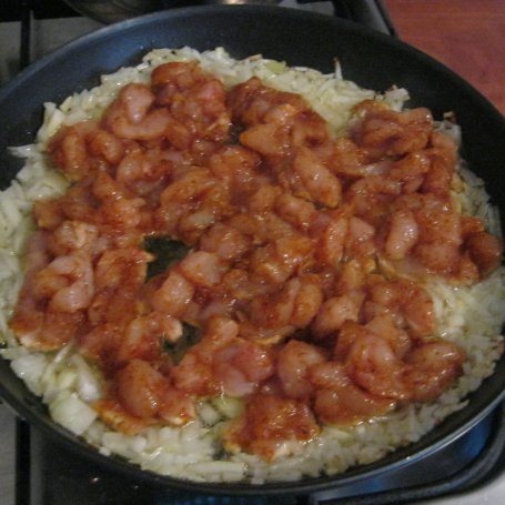 Krok 3 - Zapiekanka ryżowa z kurczakiem, szynką i brokułem foto