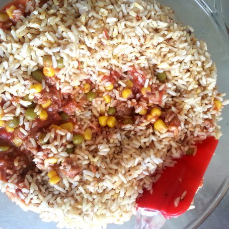 Krok 6 - Zapiekanka ryżowa z mięsem mielonym i mieszanką warzyw foto