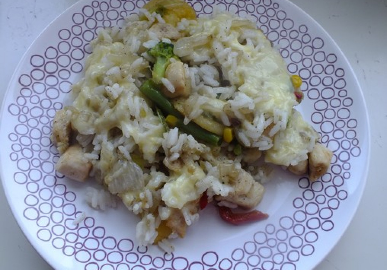 Zapiekanka ryżowo - drobiowa z warzywami foto