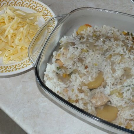 Krok 3 - Zapiekanka ryżowo - drobiowa z warzywami foto