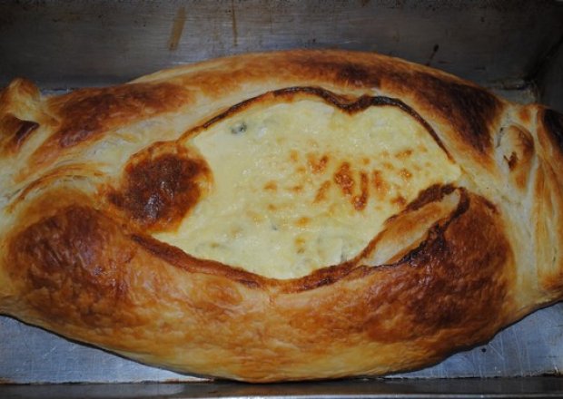 Fotografia przedstawiająca Zapiekanka serowa z serem BRIE